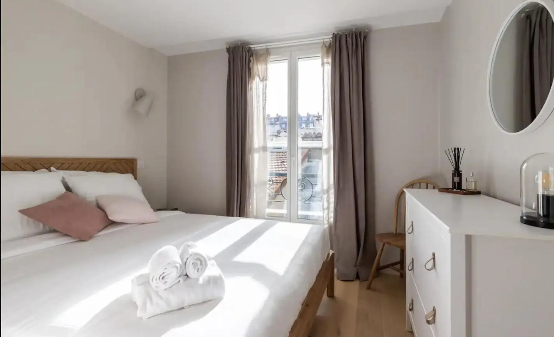 Apartment Enchanting Parisian