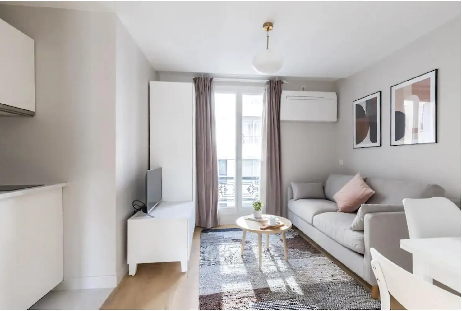 Apartment Enchanting Parisian