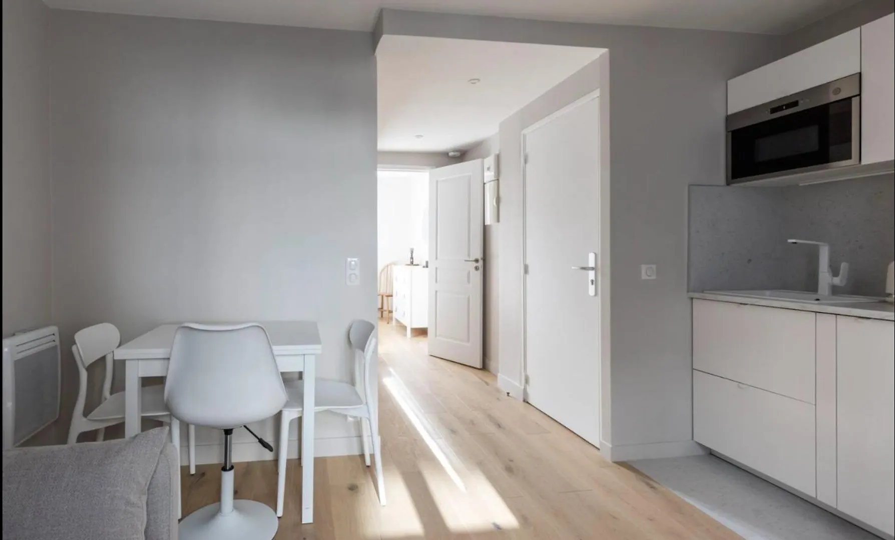 Apartment Enchanting Parisian Paris
