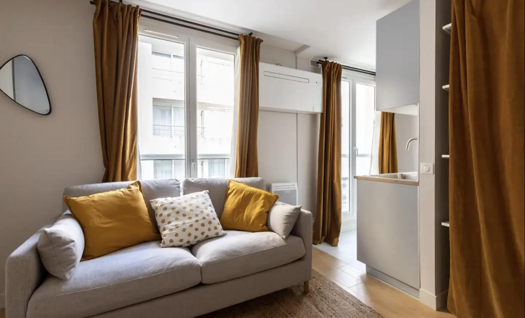 Apartment Enchanting Parisian Paris