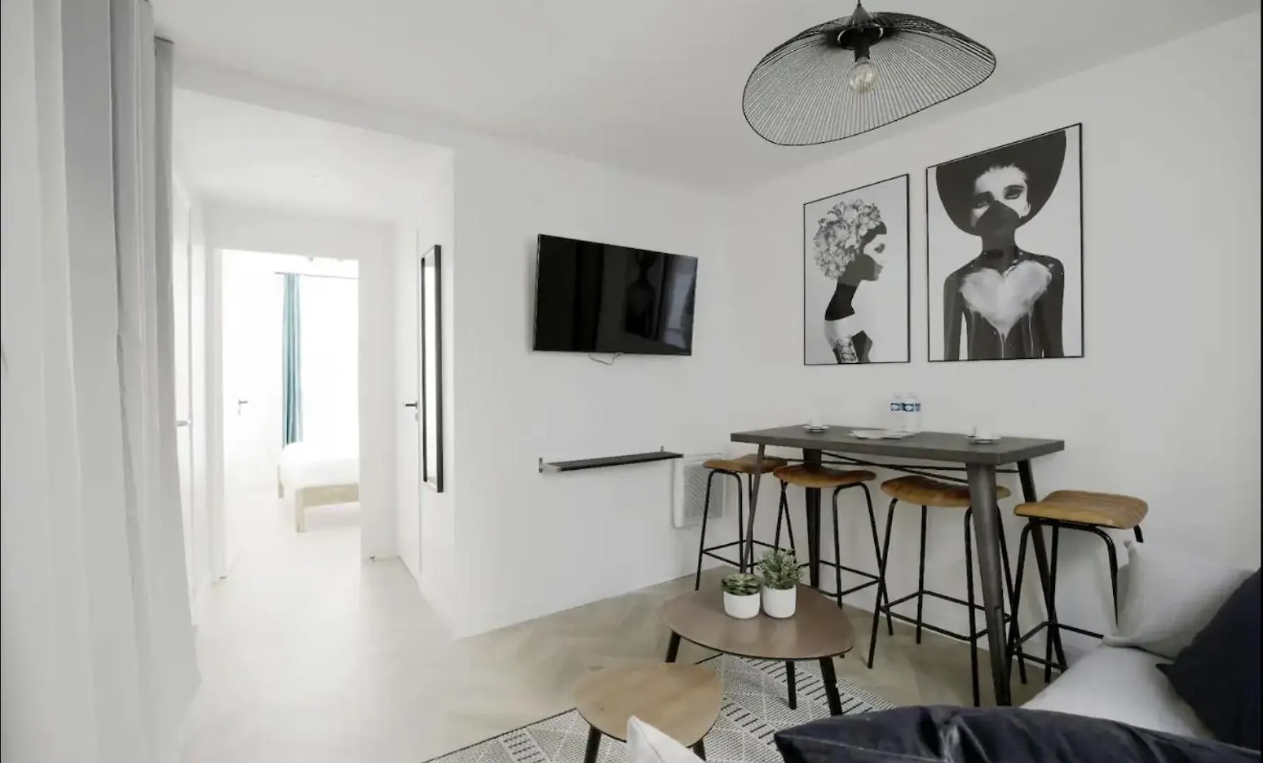 Enchanting Parisian Apartment *